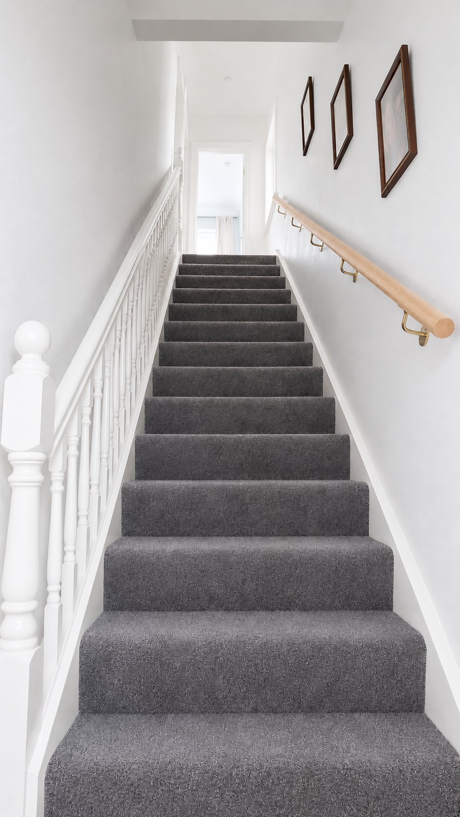 Straight stair rail